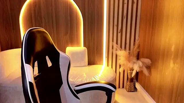 Peige Tx online show from 15, 12, 2025