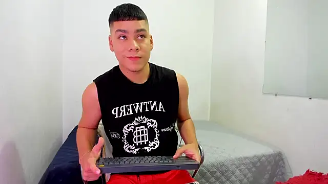 Snapshot of Lucastorrez01 chatting on 13, 6, 2026 Lucastorrez01 online show from 13, 6, 2026