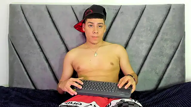 Lucastorrez01 online show from 8, 7, 2026