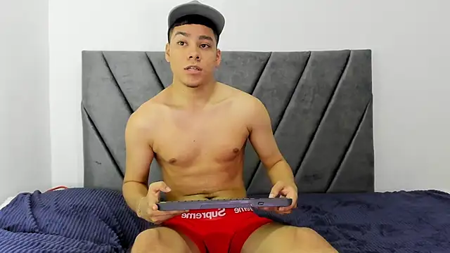 Lucastorrez01 online show from 16, 7, 2026