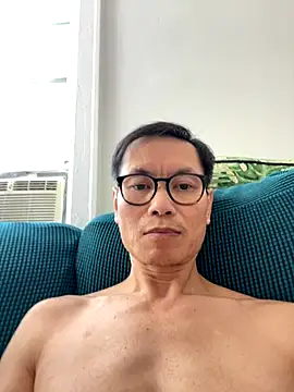 Snapshot of AssaBT chatting on 17, 11, 2025 AssaBT online show from 17, 11, 2025