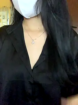 Hanni 22 online show from 19, 11, 2025