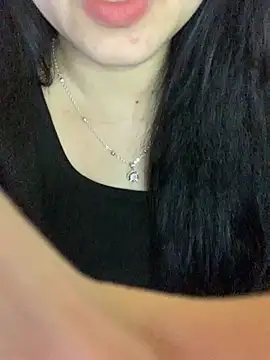 Hanni 22 online show from 26, 11, 2025