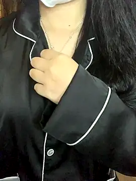 Hanni 22 online show from 1, 12, 2025