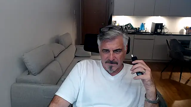 Buidapest online show from 28, 2, 2026