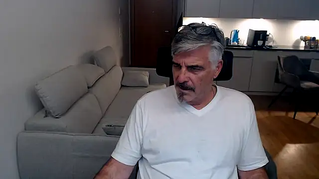 Buidapest online show from 28, 2, 2026