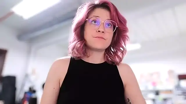 Snapshot of winestaindlips chatting on 25, 11, 2025 winestaindlips online show from 25, 11, 2025