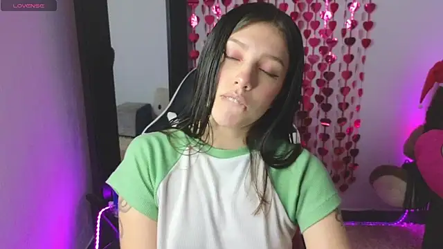 Snapshot of Dhanaee chatting on 23, 12, 2025 Dhanaee online show from 23, 12, 2025