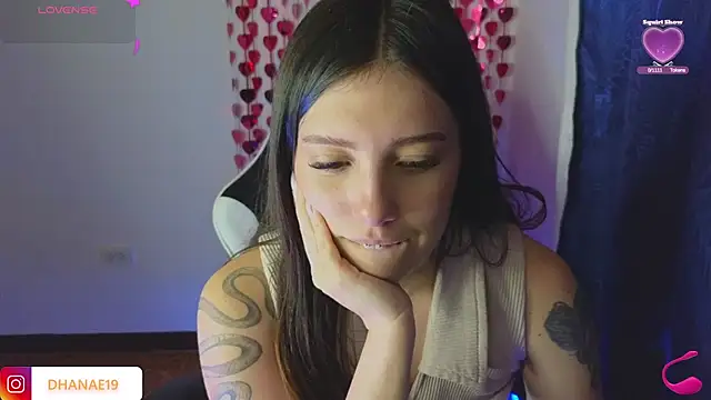 Snapshot of Dhanaee chatting on 10, 4, 2026 Dhanaee online show from 10, 4, 2026