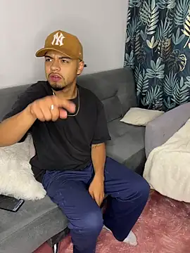 Snapshot of VioleeSaenz chatting on 2, 3, 2026 VioleeSaenz online show from 2, 3, 2026