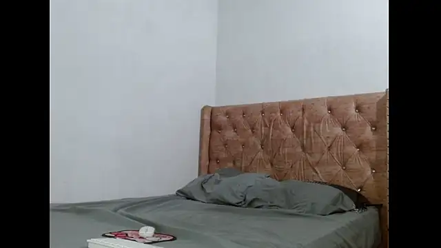 Snapshot of Alexx_and_Valentinoo chatting on 18, 11, 2025 Alexx and Valentinoo online show from 18, 11, 2025