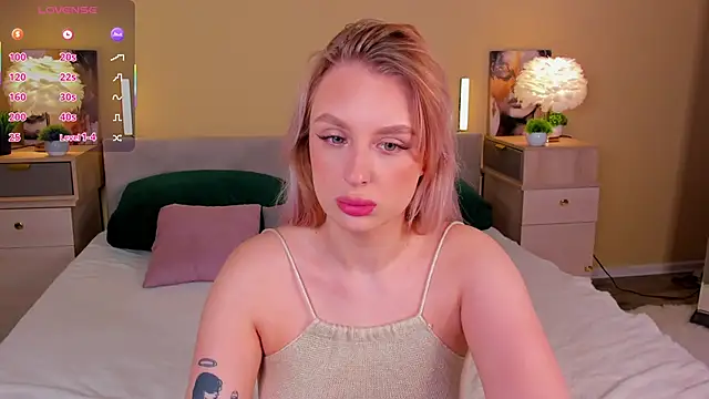 KiraRuiz online show from 3, 2, 2026