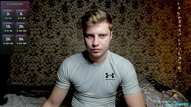 Snapshot of Maxhornyblondieman chatting on 3, 12, 2025 Maxhornyblondieman online show from 3, 12, 2025