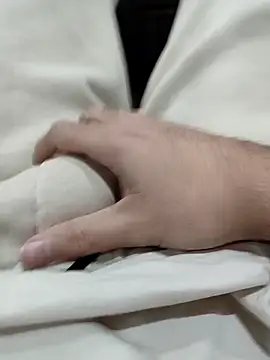 Snapshot of berkkderlerr chatting on 6, 1, 2026 berkkderlerr online show from 6, 1, 2026