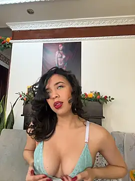 Snapshot of Esmerald_1111 chatting on 22, 6, 2026 Esmerald 1111 online show from 22, 6, 2026