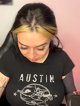 VeloraVyxen  online show from 28, 11, 2025