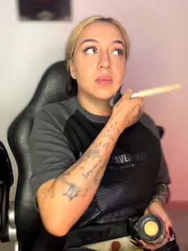 VeloraVyxen  online show from 30, 11, 2025