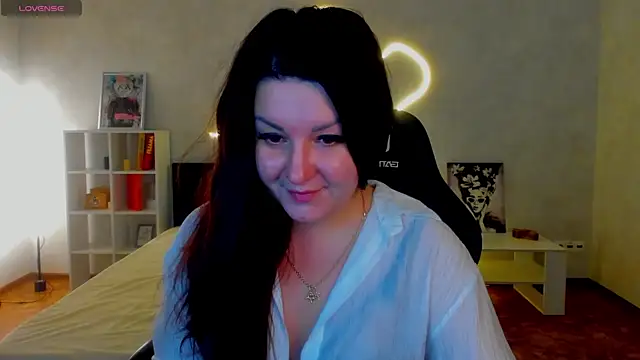 Snapshot of still__her chatting on 27, 11, 2025 still her online show from 27, 11, 2025