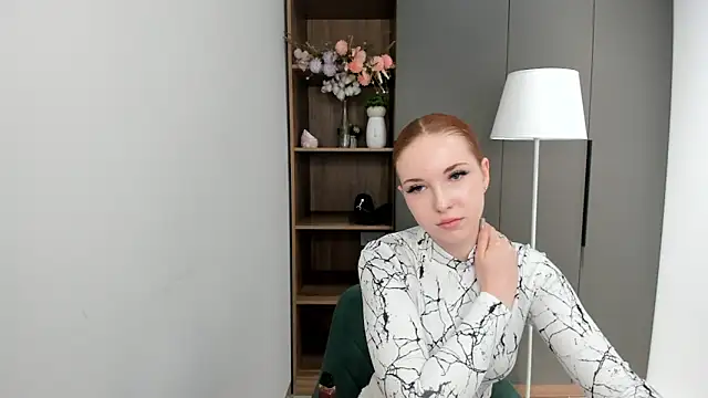 RisaScaggs online show from 19, 11, 2025