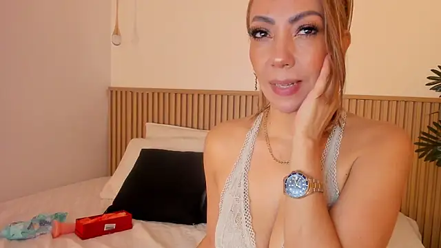 Samantha Sra  online show from 21, 5, 2026