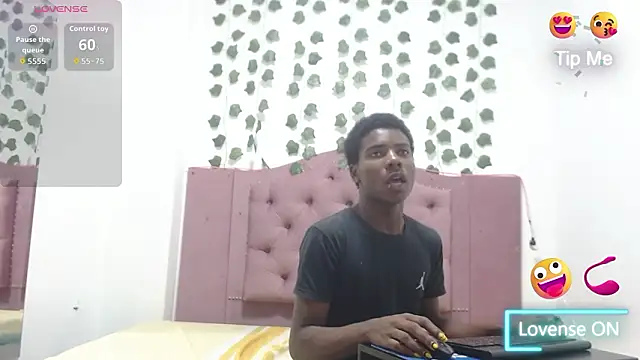 Snapshot of NoahJhonson69 chatting on 25, 2, 2026 NoahJhonson69 online show from 25, 2, 2026