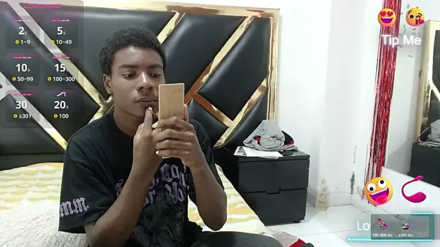 Snapshot of NoahJhonson69 chatting on 2, 3, 2026 NoahJhonson69 online show from 2, 3, 2026