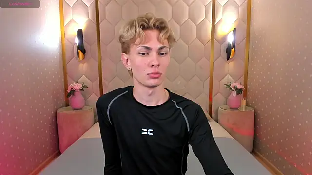 Snapshot of Even_Vrot chatting on 21, 11, 2025 Even Vrot online show from 21, 11, 2025