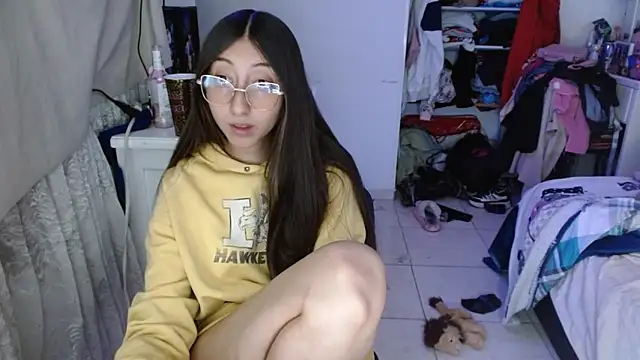 Nanylux online show from 4, 12, 2025