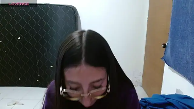 Snapshot of Nanylux chatting on 13, 4, 2026 Nanylux online show from 13, 4, 2026