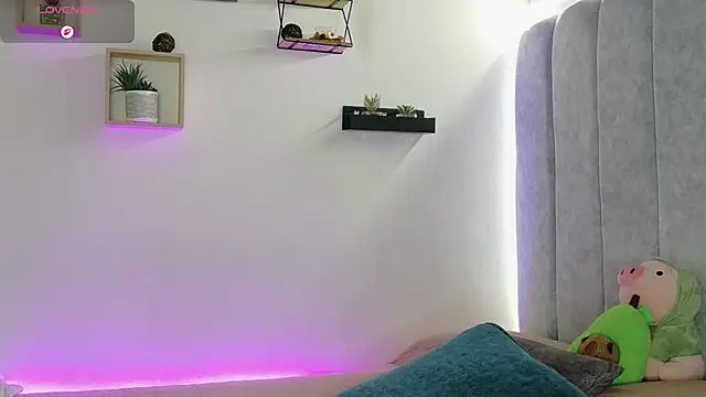 Snapshot of _manumontoya chatting on 4, 2, 2026 manumontoya online show from 4, 2, 2026