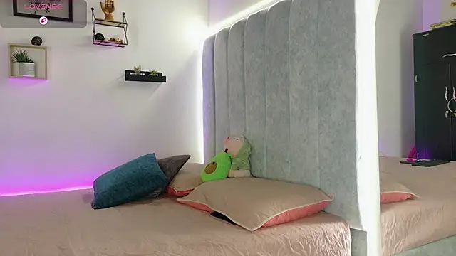 Snapshot of _manumontoya chatting on 6, 2, 2026 manumontoya online show from 6, 2, 2026