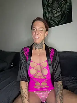 SexyInkedMiilfxx online show from 17, 12, 2025