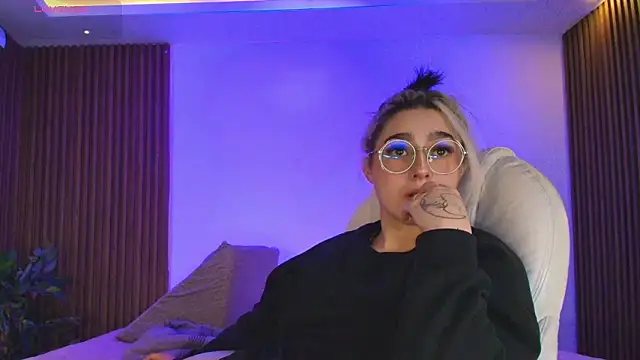 GabyRose9 online show from 25, 2, 2026