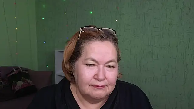 Nola Nektar online show from 19, 11, 2025