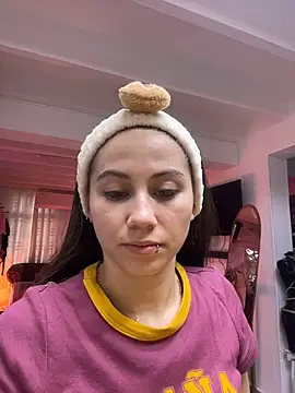 MiaWhiteBunny online show from 25, 7, 2026