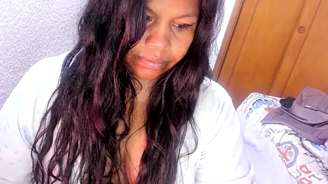 ebonycamelia online show from 15, 4, 2026