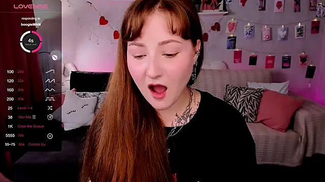 Snapshot of velvet_cherry_ chatting on 5, 7, 2026 velvet cherry online show from 5, 7, 2026