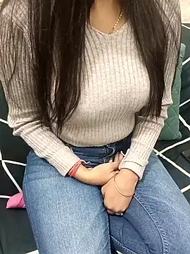 Snapshot of pure_beauty03 chatting on 4, 12, 2025 pure beauty03 online show from 4, 12, 2025