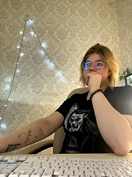 Snapshot of KrisRoyal chatting on 21, 11, 2025 KrisRoyal online show from 21, 11, 2025