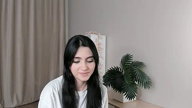 Snapshot of MonaChim chatting on 27, 11, 2025 MonaChim online show from 27, 11, 2025