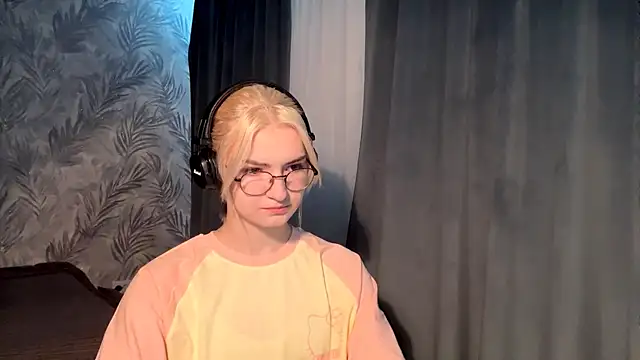 Snapshot of Cindi_Jacobs chatting on 21, 11, 2025 Cindi Jacobs online show from 21, 11, 2025