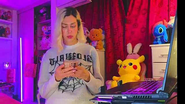 Snapshot of MadamBarbiee chatting on 1, 12, 2025 MadamBarbiee online show from 1, 12, 2025