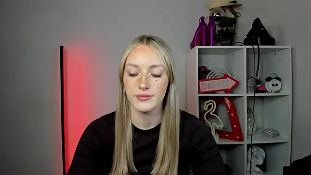 EvelynBlond online show from 22, 5, 2026