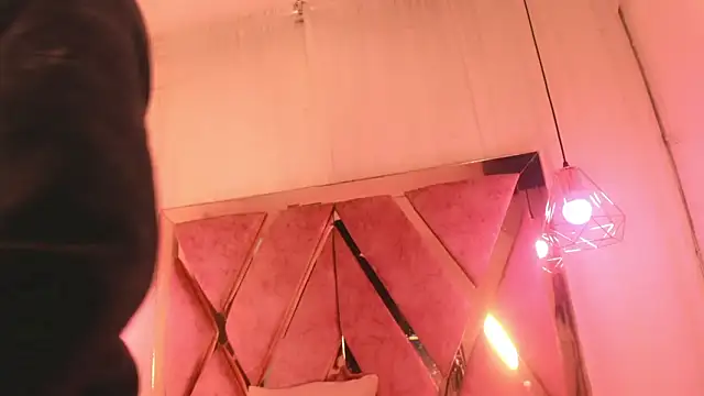 atenea taylor  online show from 17, 1, 2026