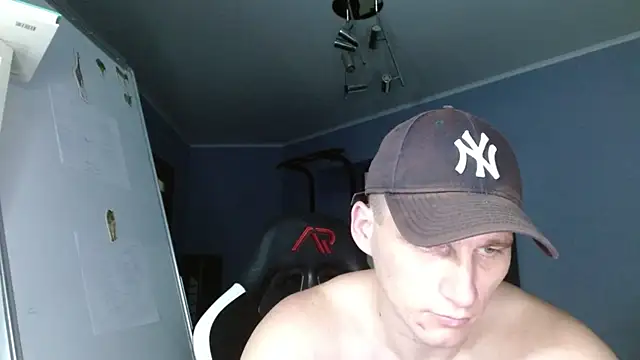 Snapshot of Poliglotjoe1 chatting on 24, 11, 2025 Poliglotjoe1 online show from 24, 11, 2025