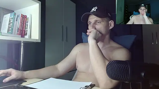 Snapshot of Poliglotjoe1 chatting on 29, 11, 2025 Poliglotjoe1 online show from 29, 11, 2025