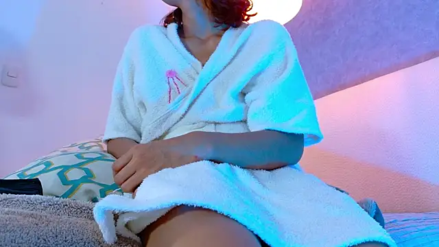 Snapshot of lanna_w chatting on 4, 12, 2025 lanna w online show from 4, 12, 2025