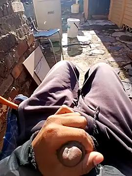 Eezxxx online show from 2, 12, 2025