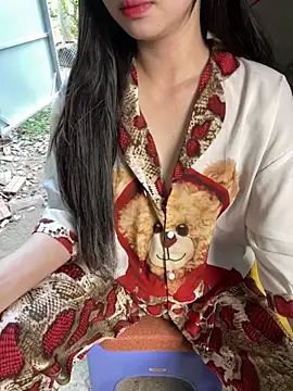 Snapshot of XndSeraphina chatting on 4, 2, 2026 XndSeraphina online show from 4, 2, 2026