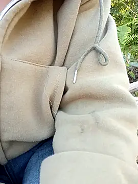 Snapshot of susie_min chatting on 22, 11, 2025 susie min online show from 22, 11, 2025